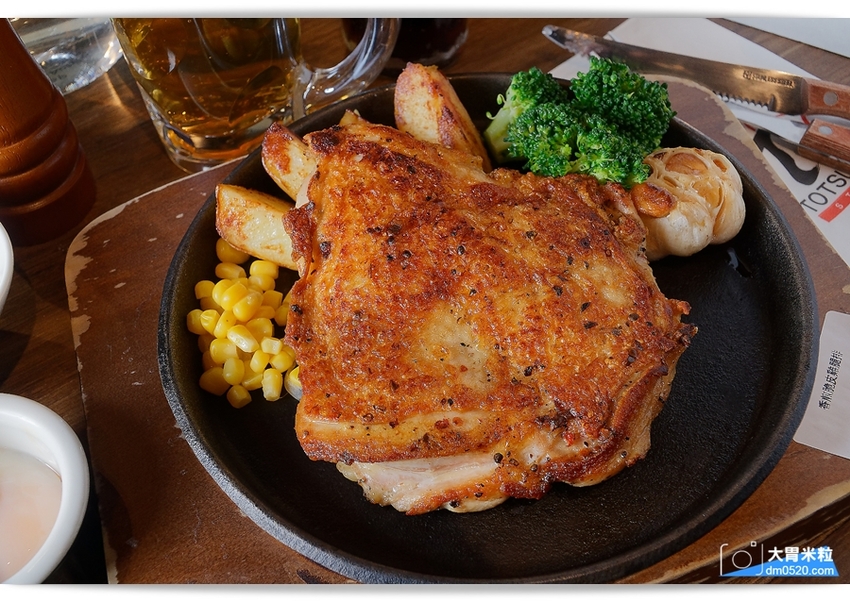 現點現切以克計價濕式熟成牛排！Totsuzen Steak,突然牛排,超值平價,想吃高級牛排不必太正式,立食x自助回收餐盤結帳再享9折,台北大安區牛排推薦,台北大安區美食推薦, - 大胃米粒 DAVI