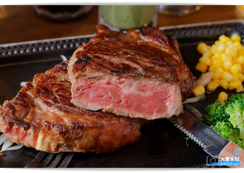 現點現切以克計價濕式熟成牛排！Totsuzen Steak,突然牛排,超值平價,想吃高級牛排不必太正式,立食x自助回收餐盤結帳再享9折,台北大安區牛排推薦,台北大安區美食推薦, - 大胃米粒 DAVI