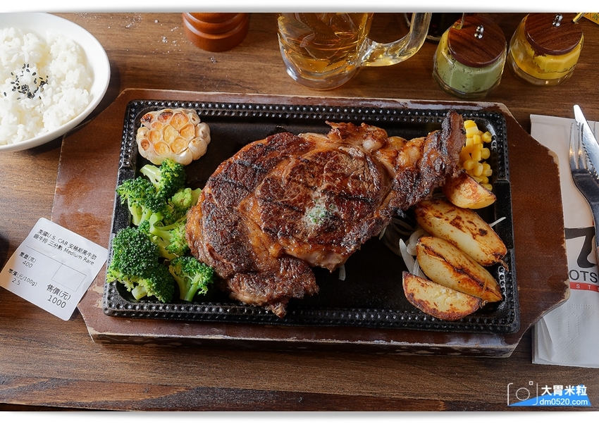 現點現切以克計價濕式熟成牛排！Totsuzen Steak,突然牛排,超值平價,想吃高級牛排不必太正式,立食x自助回收餐盤結帳再享9折,台北大安區牛排推薦,台北大安區美食推薦, - 大胃米粒 DAVI