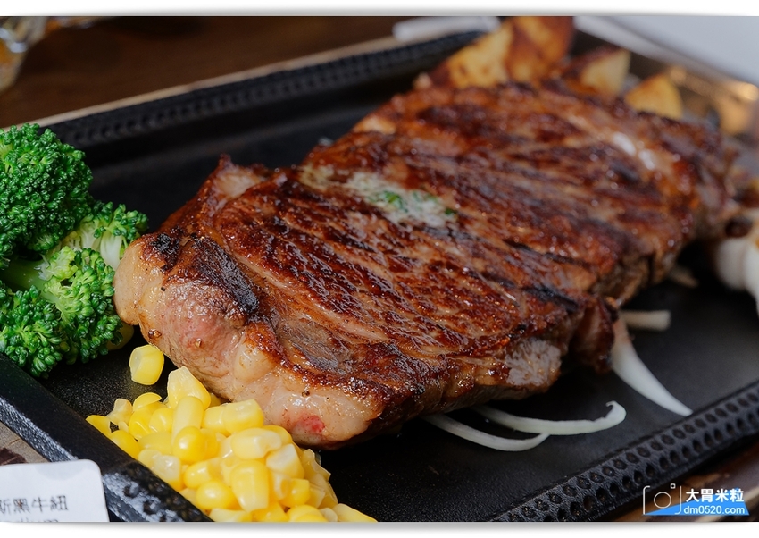 現點現切以克計價濕式熟成牛排！Totsuzen Steak,突然牛排,超值平價,想吃高級牛排不必太正式,立食x自助回收餐盤結帳再享9折,台北大安區牛排推薦,台北大安區美食推薦, - 大胃米粒 DAVI