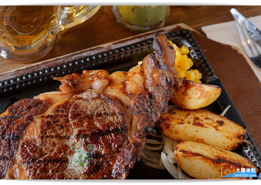 現點現切以克計價濕式熟成牛排！Totsuzen Steak,突然牛排,超值平價,想吃高級牛排不必太正式,立食x自助回收餐盤結帳再享9折,台北大安區牛排推薦,台北大安區美食推薦, - 大胃米粒 DAVI