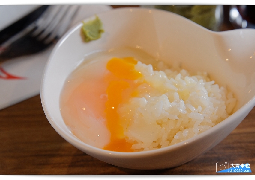 現點現切以克計價濕式熟成牛排！Totsuzen Steak,突然牛排,超值平價,想吃高級牛排不必太正式,立食x自助回收餐盤結帳再享9折,台北大安區牛排推薦,台北大安區美食推薦, - 大胃米粒 DAVI