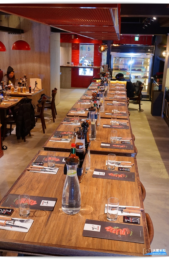 現點現切以克計價濕式熟成牛排！Totsuzen Steak,突然牛排,超值平價,想吃高級牛排不必太正式,立食x自助回收餐盤結帳再享9折,台北大安區牛排推薦,台北大安區美食推薦, - 大胃米粒 DAVI