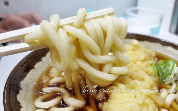 キヨスク王子そば店：飛鳥山下，JR 王子站 / キヨスク王子そば店 / 老人家好手藝，站著嚐鮮好有趣!!