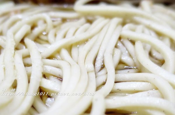 キヨスク王子そば店：飛鳥山下，JR 王子站 / キヨスク王子そば店 / 老人家好手藝，站著嚐鮮好有趣!!