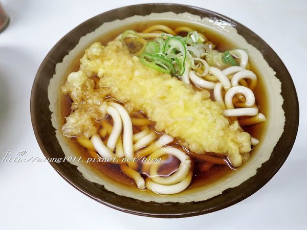 キヨスク王子そば店：飛鳥山下，JR 王子站 / キヨスク王子そば店 / 老人家好手藝，站著嚐鮮好有趣!!