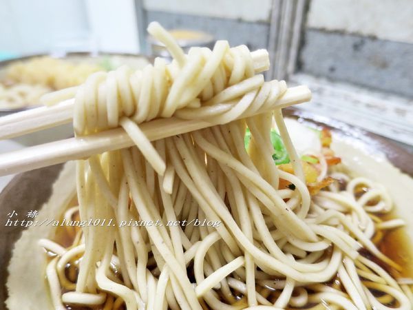 キヨスク王子そば店：飛鳥山下，JR 王子站 / キヨスク王子そば店 / 老人家好手藝，站著嚐鮮好有趣!!