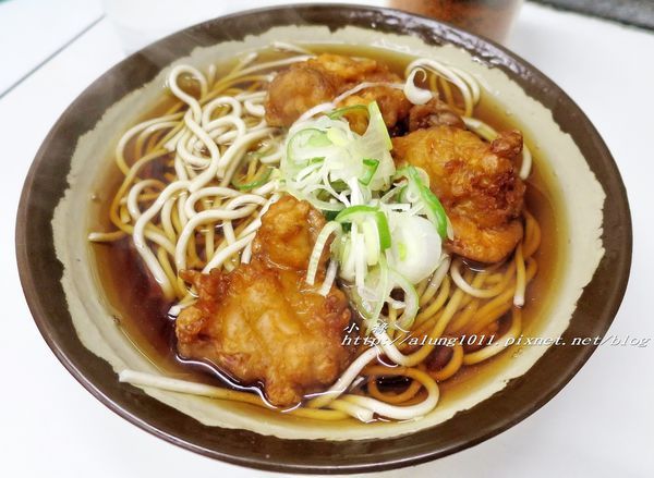 キヨスク王子そば店：飛鳥山下，JR 王子站 / キヨスク王子そば店 / 老人家好手藝，站著嚐鮮好有趣!!