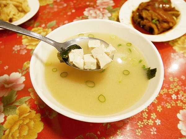 富鼎旺豬腳餐廳(中正店):富鼎旺豬腳(中正店)-台中中區知名豬腳店 用餐時間人潮絡繹不絕 想吃記得提早來排隊