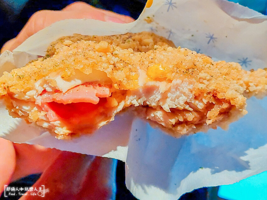 虎尾萬惡宵夜吃起來，爆醬雞排，濃郁起司超燙口～