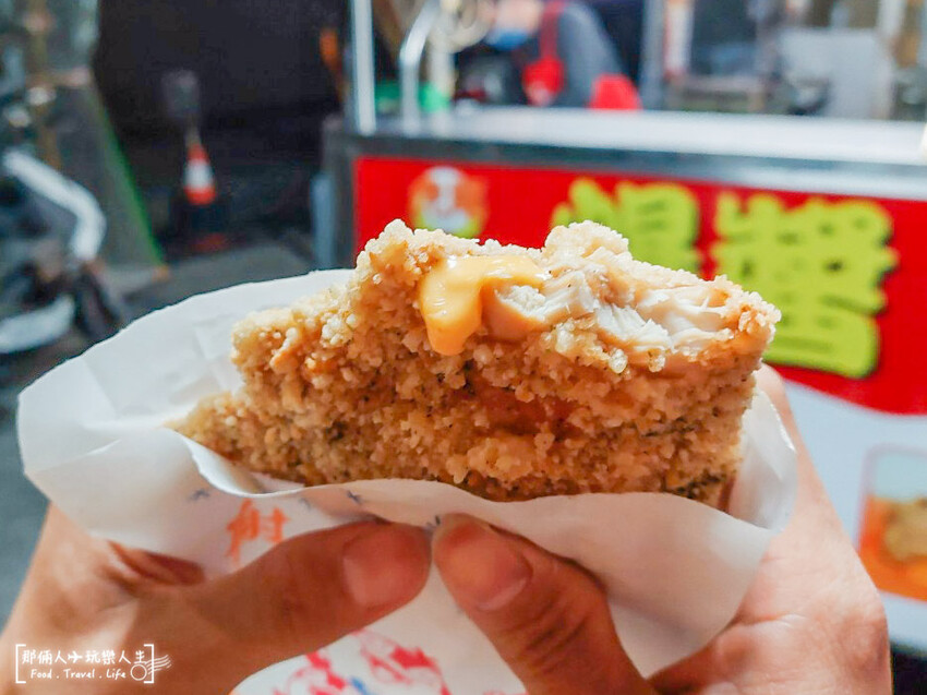 虎尾萬惡宵夜吃起來，爆醬雞排，濃郁起司超燙口～