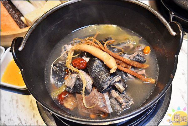 源鍋精緻鍋物：公益路高CP值台式鍋物。源鍋。 紮實澎湃鮮度爆表價位不貴隨便選都好吃