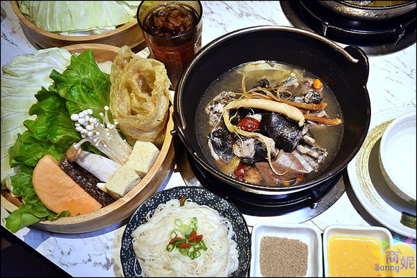 源鍋精緻鍋物：公益路高CP值台式鍋物。源鍋。 紮實澎湃鮮度爆表價位不貴隨便選都好吃