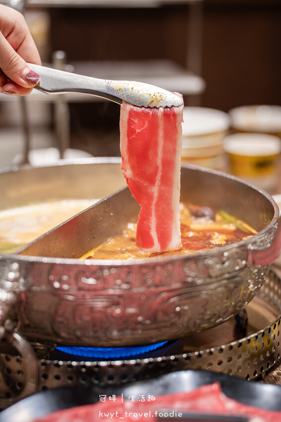 台北萬華區火鍋餐廳_問鼎皇上吉祥麻辣養生鍋西門店,西門町不限時麻辣鍋,免費宮廷服變裝、免費按摩椅、哈根達斯無限吃,萬華區火鍋推薦_2025菜單 – 冠婷生活趣