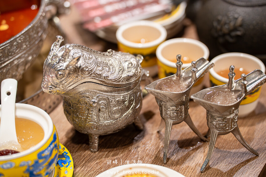 台北萬華區火鍋餐廳_問鼎皇上吉祥麻辣養生鍋西門店,西門町不限時麻辣鍋,免費宮廷服變裝、免費按摩椅、哈根達斯無限吃,萬華區火鍋推薦_2025菜單 – 冠婷生活趣