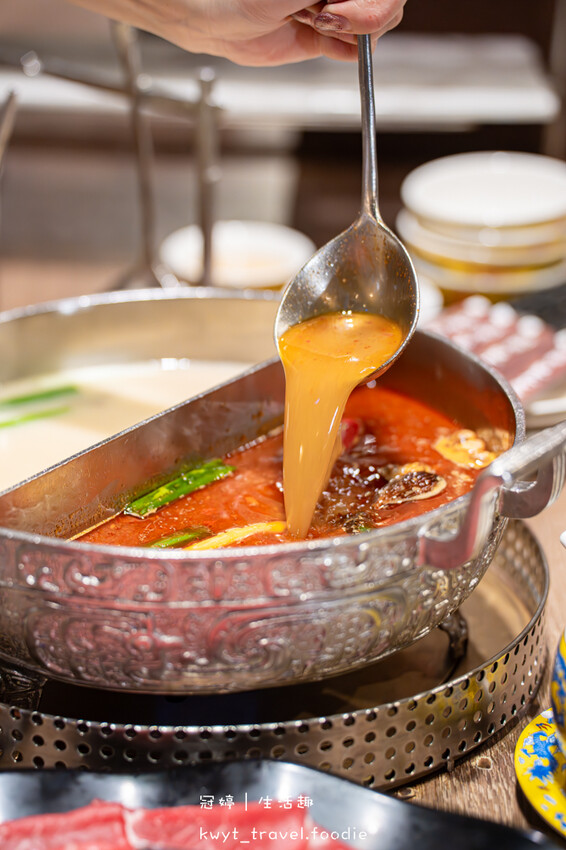 台北萬華區火鍋餐廳_問鼎皇上吉祥麻辣養生鍋西門店,西門町不限時麻辣鍋,免費宮廷服變裝、免費按摩椅、哈根達斯無限吃,萬華區火鍋推薦_2025菜單 – 冠婷生活趣