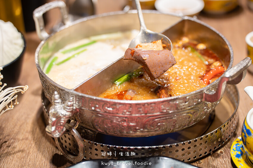 台北萬華區火鍋餐廳_問鼎皇上吉祥麻辣養生鍋西門店,西門町不限時麻辣鍋,免費宮廷服變裝、免費按摩椅、哈根達斯無限吃,萬華區火鍋推薦_2025菜單 – 冠婷生活趣