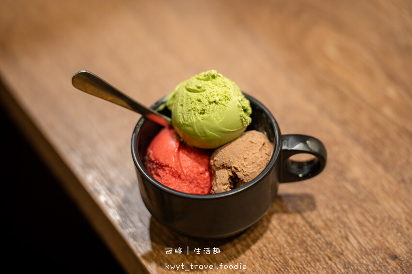 台北萬華區火鍋餐廳_問鼎皇上吉祥麻辣養生鍋西門店,西門町不限時麻辣鍋,免費宮廷服變裝、免費按摩椅、哈根達斯無限吃,萬華區火鍋推薦_2025菜單 – 冠婷生活趣