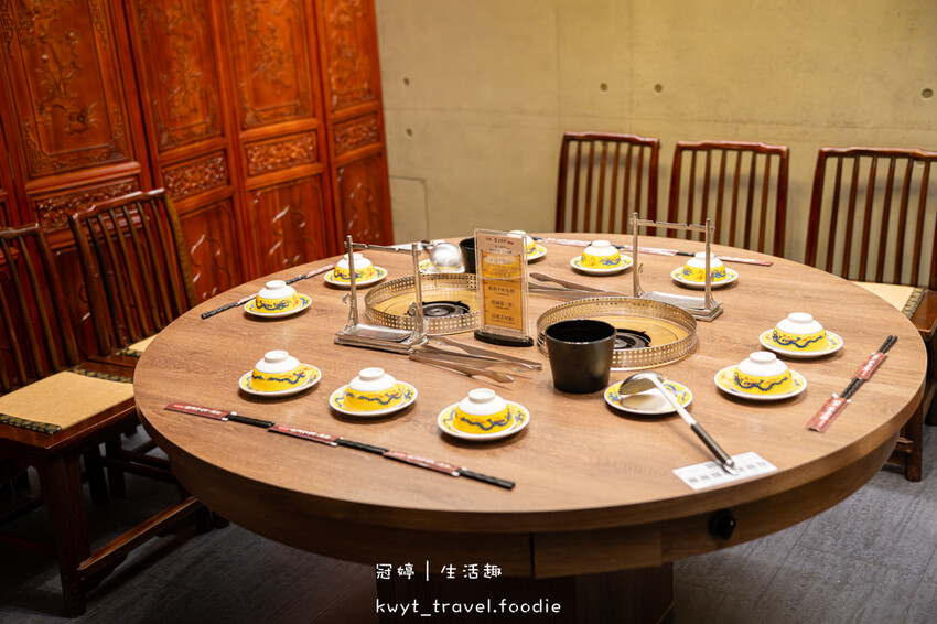 台北萬華區火鍋餐廳_問鼎皇上吉祥麻辣養生鍋西門店,西門町不限時麻辣鍋,免費宮廷服變裝、免費按摩椅、哈根達斯無限吃,萬華區火鍋推薦_2025菜單 – 冠婷生活趣