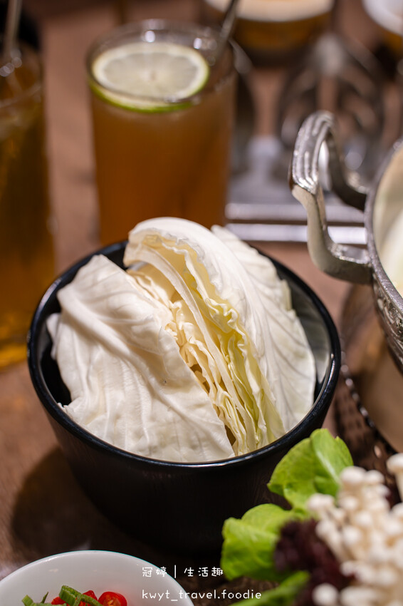 台北萬華區火鍋餐廳_問鼎皇上吉祥麻辣養生鍋西門店,西門町不限時麻辣鍋,免費宮廷服變裝、免費按摩椅、哈根達斯無限吃,萬華區火鍋推薦_2025菜單 – 冠婷生活趣