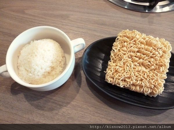 217鍋物63-白飯和王子麵.JPG