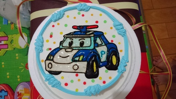 籟恩都格蛋糕塑型館(安吉店)：高雄~籟恩都格蛋糕 Lion Dog V.S 85度C咖啡烘培專賣店~波力蛋糕.飛機蛋糕~慶祝3歲生日~