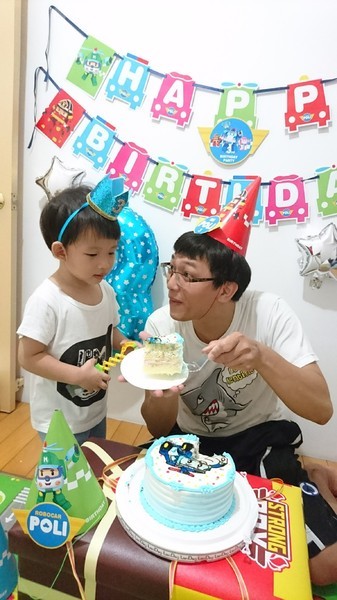 籟恩都格蛋糕塑型館(安吉店)：高雄~籟恩都格蛋糕 Lion Dog V.S 85度C咖啡烘培專賣店~波力蛋糕.飛機蛋糕~慶祝3歲生日~