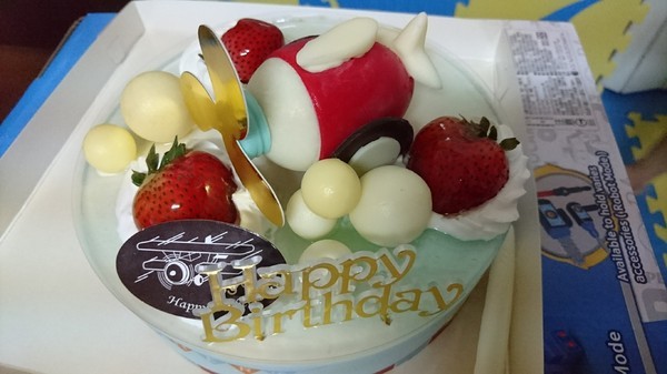 籟恩都格蛋糕塑型館(安吉店)：高雄~籟恩都格蛋糕 Lion Dog V.S 85度C咖啡烘培專賣店~波力蛋糕.飛機蛋糕~慶祝3歲生日~