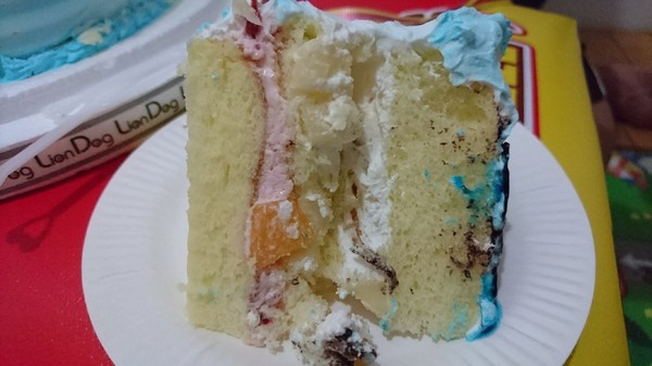 籟恩都格蛋糕塑型館(安吉店)：高雄~籟恩都格蛋糕 Lion Dog V.S 85度C咖啡烘培專賣店~波力蛋糕.飛機蛋糕~慶祝3歲生日~