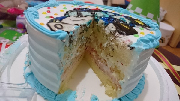 籟恩都格蛋糕塑型館(安吉店)：高雄~籟恩都格蛋糕 Lion Dog V.S 85度C咖啡烘培專賣店~波力蛋糕.飛機蛋糕~慶祝3歲生日~