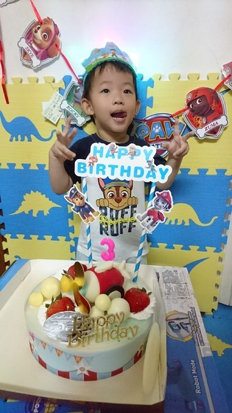 籟恩都格蛋糕塑型館(安吉店)：高雄~籟恩都格蛋糕 Lion Dog V.S 85度C咖啡烘培專賣店~波力蛋糕.飛機蛋糕~慶祝3歲生日~