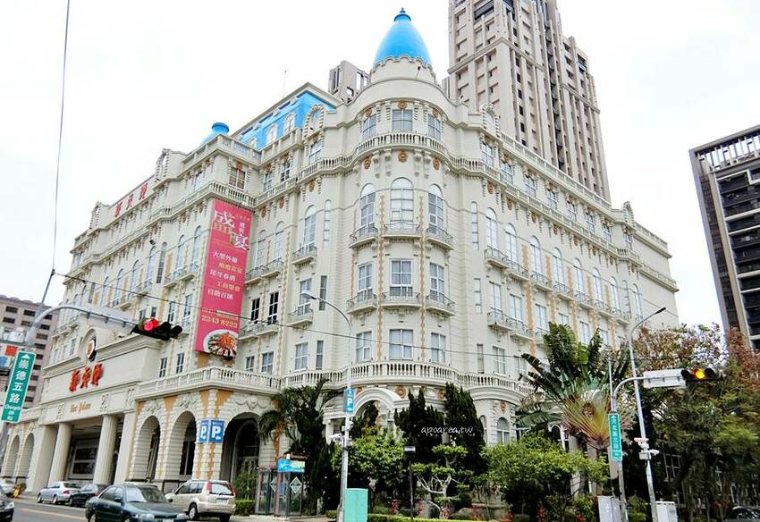 新天地崇德旗艦店。樂食自助百匯3.0升級版，+108元享和牛鍋物放題＋百道美食吃到飽，生猛海鮮無限供應，台中吃到飽推薦 - 🍎 蘋果話日常🍎