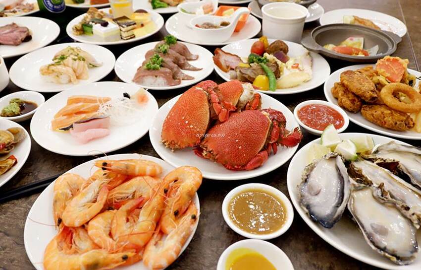 新天地崇德旗艦店。樂食自助百匯3.0升級版，+108元享和牛鍋物放題＋百道美食吃到飽，生猛海鮮無限供應，台中吃到飽推薦 - 🍎 蘋果話日常🍎