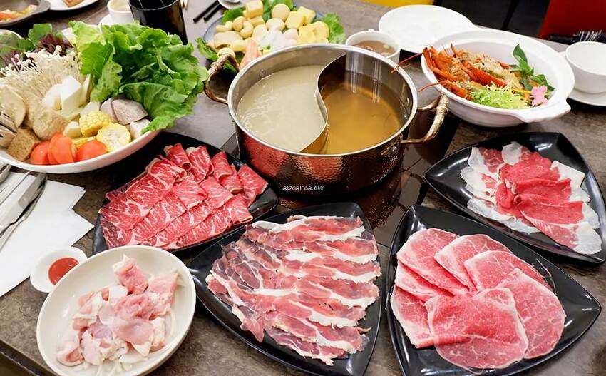 新天地崇德旗艦店。樂食自助百匯3.0升級版，+108元享和牛鍋物放題＋百道美食吃到飽，生猛海鮮無限供應，台中吃到飽推薦 - 🍎 蘋果話日常🍎