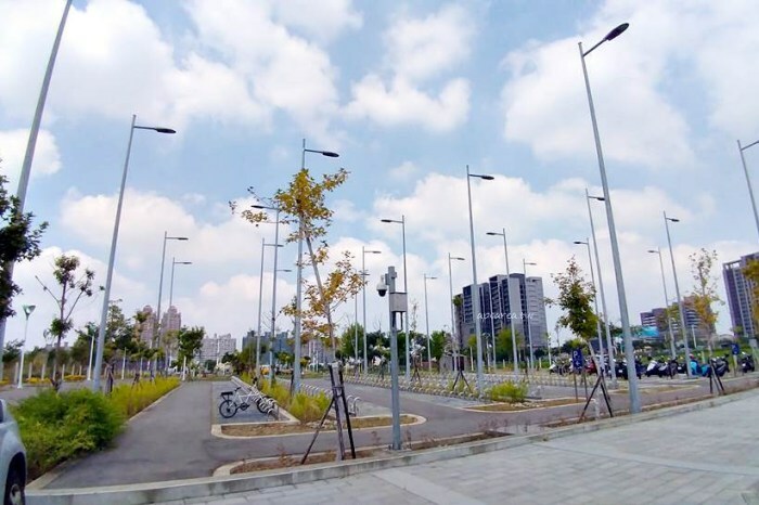 新天地崇德旗艦店。樂食自助百匯3.0升級版，+108元享和牛鍋物放題＋百道美食吃到飽，生猛海鮮無限供應，台中吃到飽推薦 - 🍎 蘋果話日常🍎