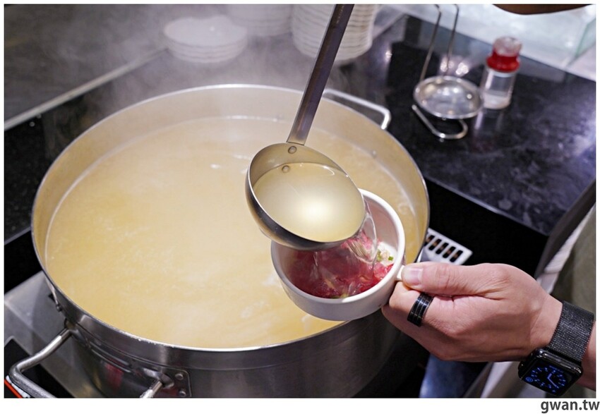 台中這間吃到飽好狂！銅板價升級和牛火鍋吃到飽，不限時、免停車費，還有免費兒童遊戲區！