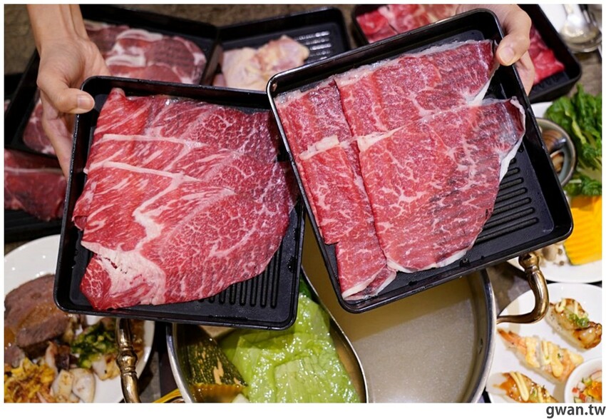 台中這間吃到飽好狂！銅板價升級和牛火鍋吃到飽，不限時、免停車費，還有免費兒童遊戲區！