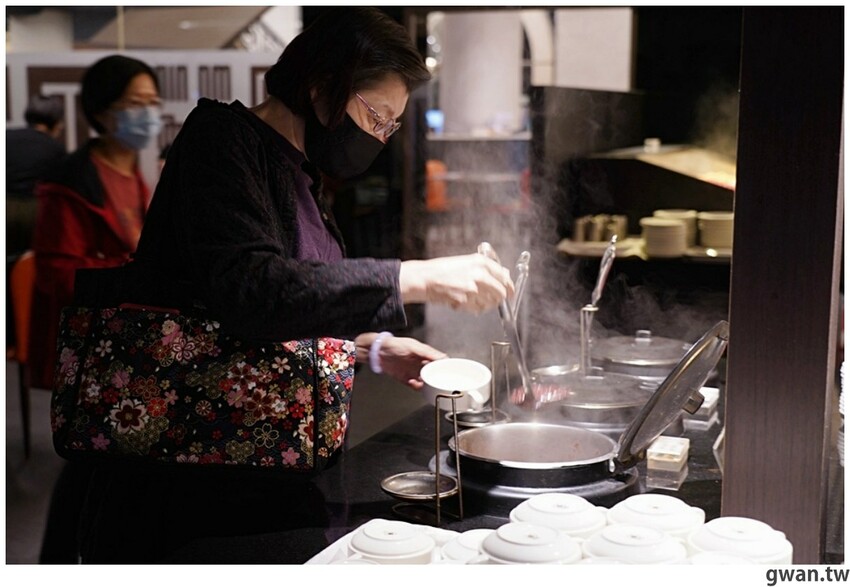 台中這間吃到飽好狂！銅板價升級和牛火鍋吃到飽，不限時、免停車費，還有免費兒童遊戲區！