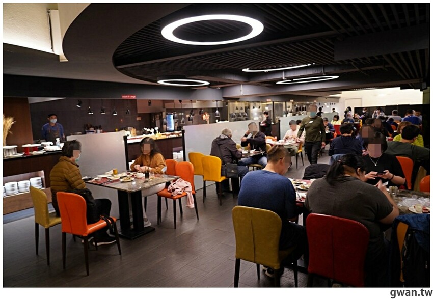 台中這間吃到飽好狂！銅板價升級和牛火鍋吃到飽，不限時、免停車費，還有免費兒童遊戲區！