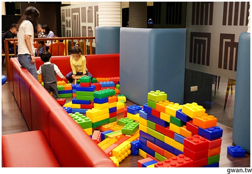 台中這間吃到飽好狂！銅板價升級和牛火鍋吃到飽，不限時、免停車費，還有免費兒童遊戲區！