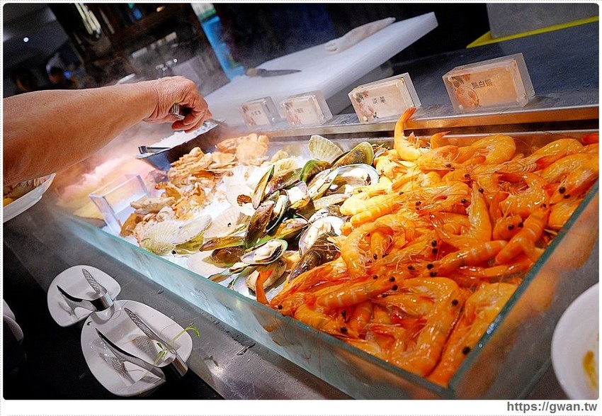 台中吃到飽～近百道料理、甜點、生啤無限享用，還有期間限定潮創中菜！！