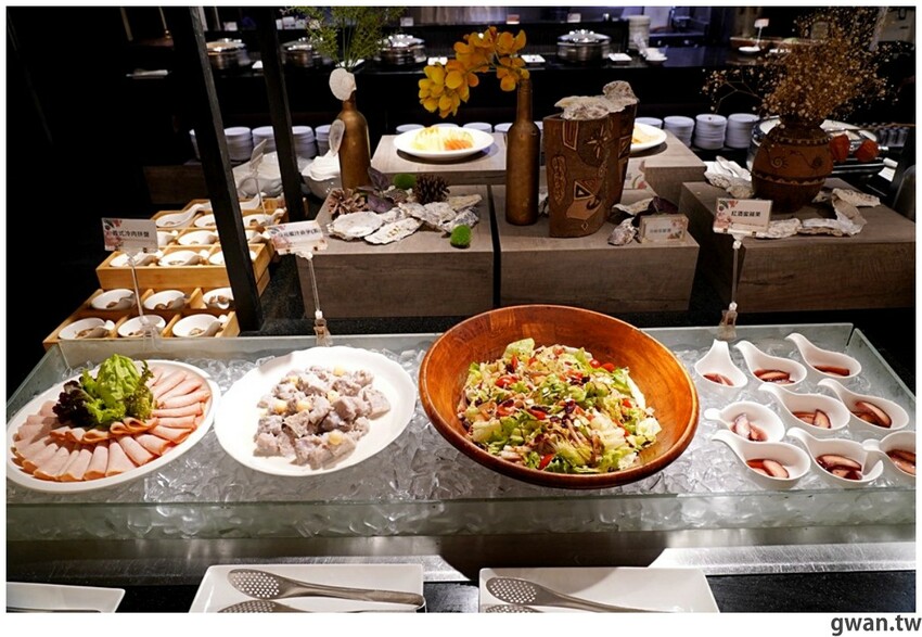 台中這間吃到飽好狂！銅板價升級和牛火鍋吃到飽，不限時、免停車費，還有免費兒童遊戲區！