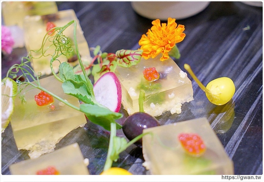 台中吃到飽～近百道料理、甜點、生啤無限享用，還有期間限定潮創中菜！！