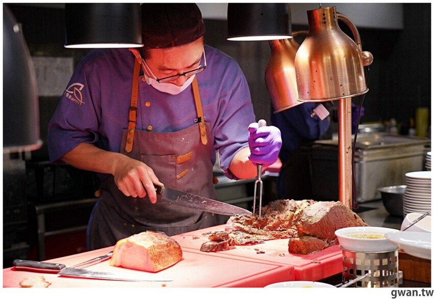 台中這間吃到飽好狂！銅板價升級和牛火鍋吃到飽，不限時、免停車費，還有免費兒童遊戲區！