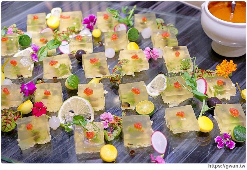 台中吃到飽～近百道料理、甜點、生啤無限享用，還有期間限定潮創中菜！！