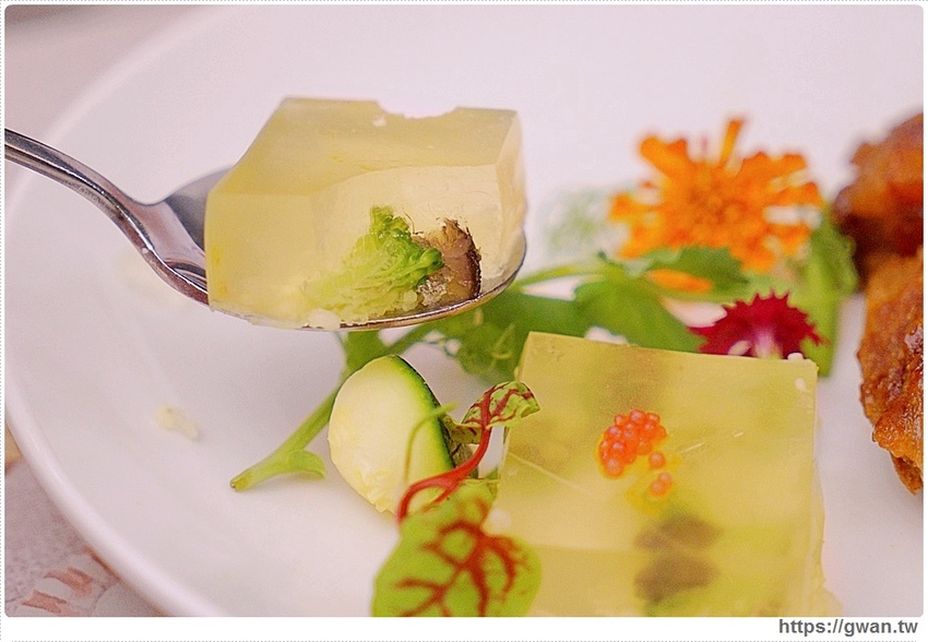 台中吃到飽～近百道料理、甜點、生啤無限享用，還有期間限定潮創中菜！！