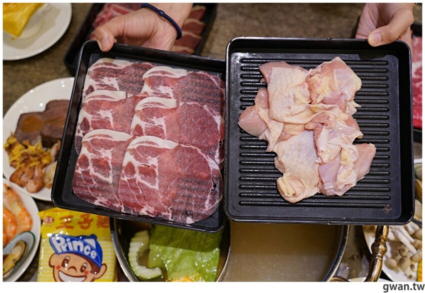 台中這間吃到飽好狂！銅板價升級和牛火鍋吃到飽，不限時、免停車費，還有免費兒童遊戲區！