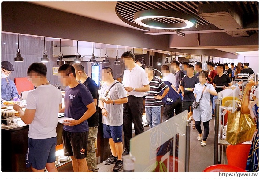 台中吃到飽～近百道料理、甜點、生啤無限享用，還有期間限定潮創中菜！！