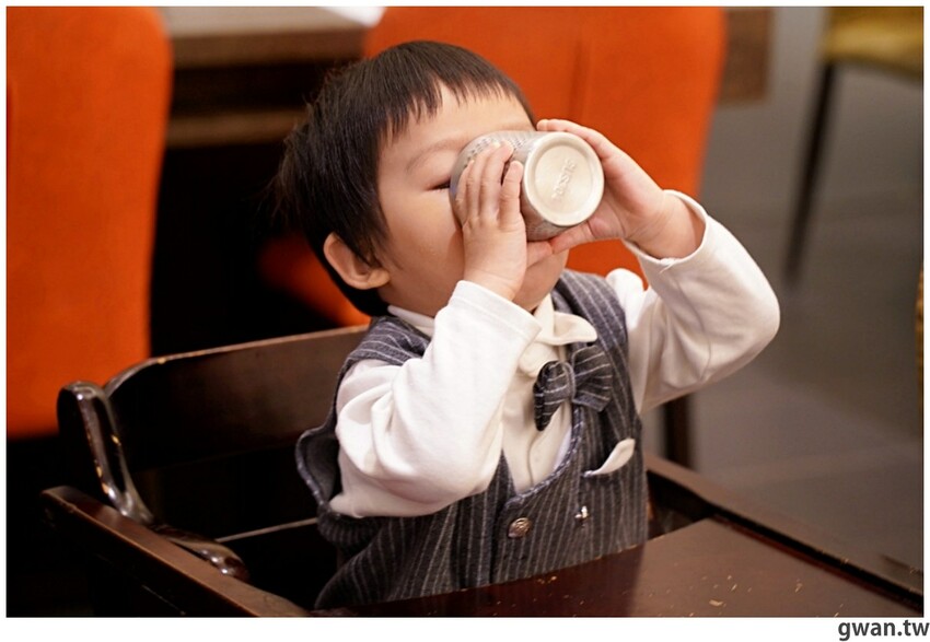 台中這間吃到飽好狂！銅板價升級和牛火鍋吃到飽，不限時、免停車費，還有免費兒童遊戲區！