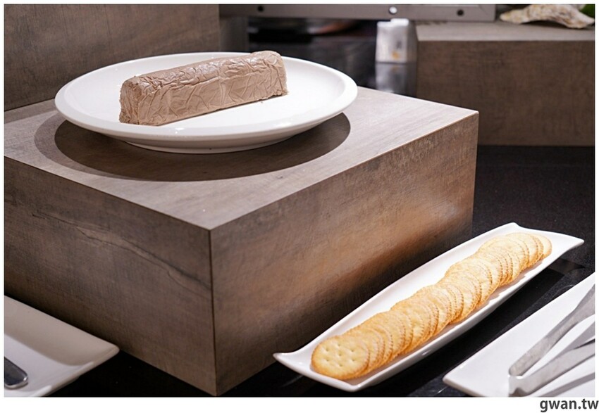 台中這間吃到飽好狂！銅板價升級和牛火鍋吃到飽，不限時、免停車費，還有免費兒童遊戲區！